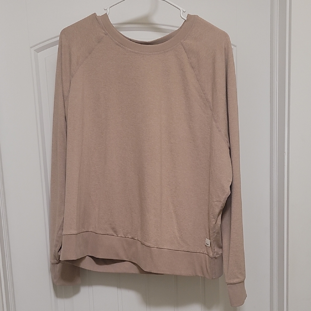 Vuori Women's Crew LS in Dogwood Pink